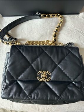 Chanel 19 Large Flap Bag – Black Shiny Lambskin